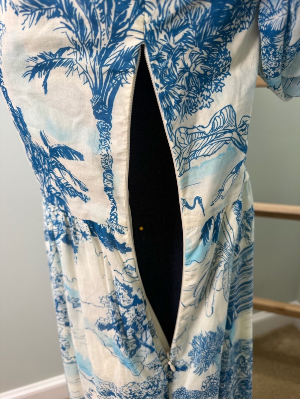 Mestiza Blue White Palm Toile New York Delphine Puff Sleeve Dress Size Large - Picture 9 of 11